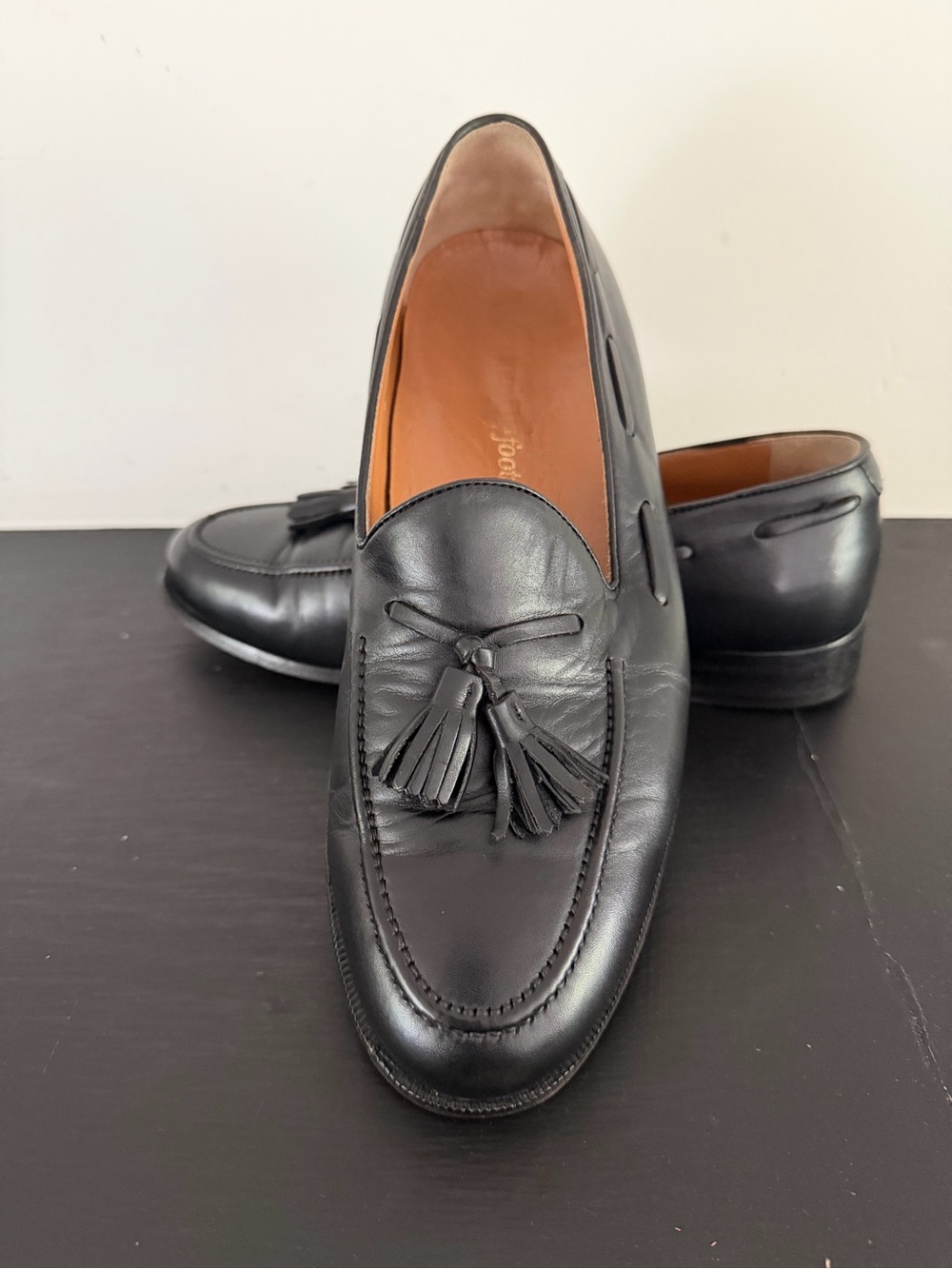 Classic Italian Loafers w/Tassels. Black. Size 9 1/2? Excellent Condition.